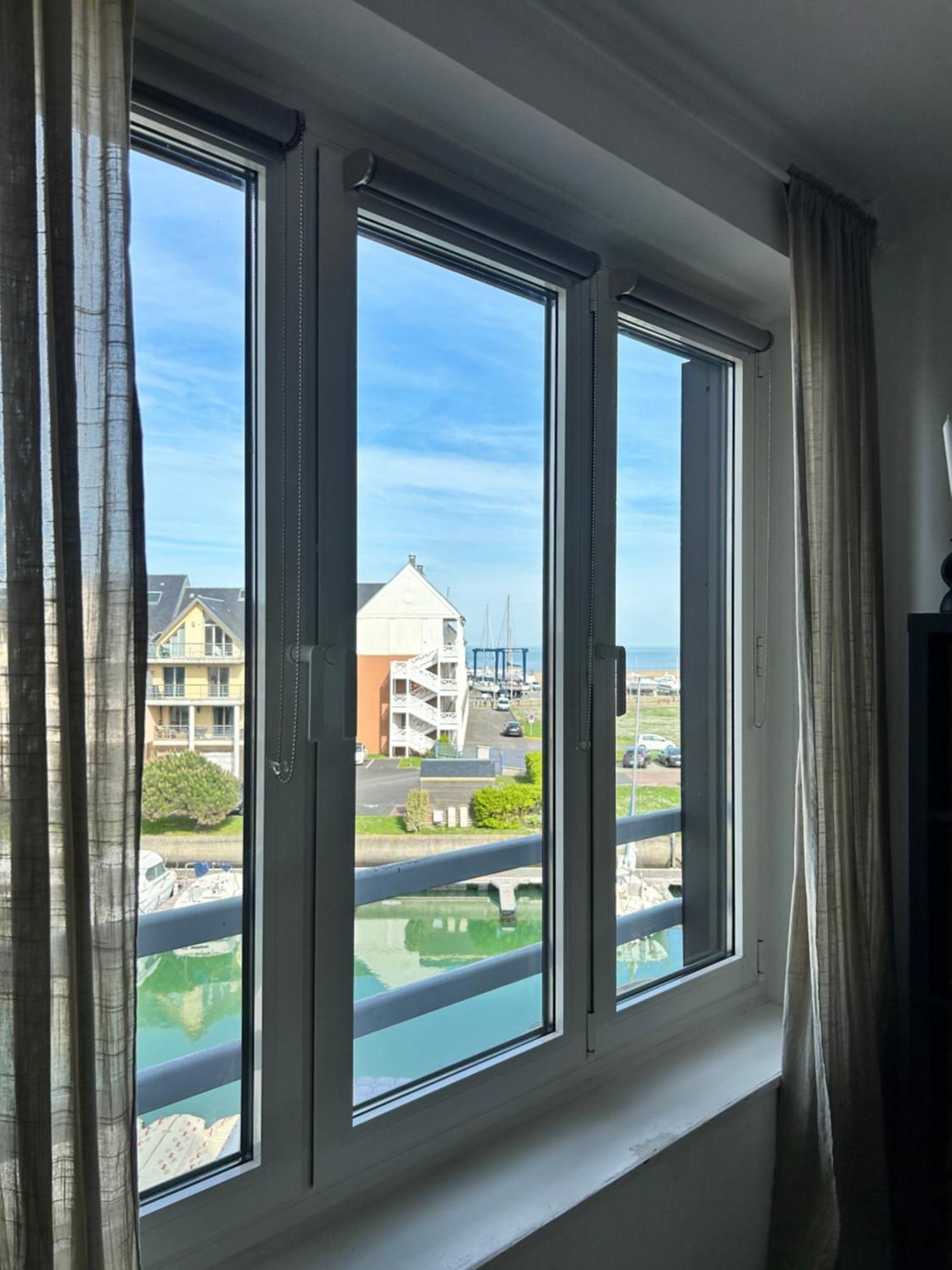 La Marina-Studio, Vue Mer Avec Balneo Deauville Buitenkant foto
